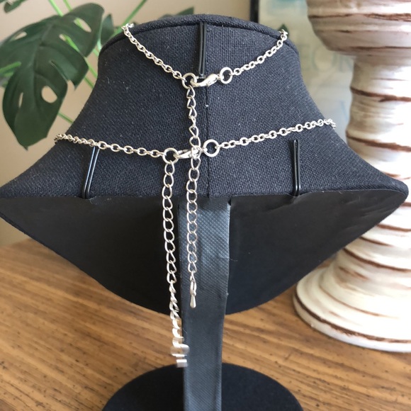 CLASSY Faux Pearl Necklace/Bracelet/Earrings - Picture 8 of 12